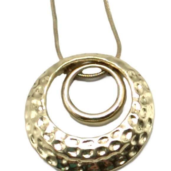 Kim Rogers Gold-tone Hammered & Smooth Pendant Necklace - Picture 13 of 15